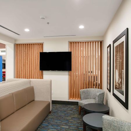 Holiday Inn Express & Suites Oakhurst-Yosemite Park Area By Ihg Exteriör bild