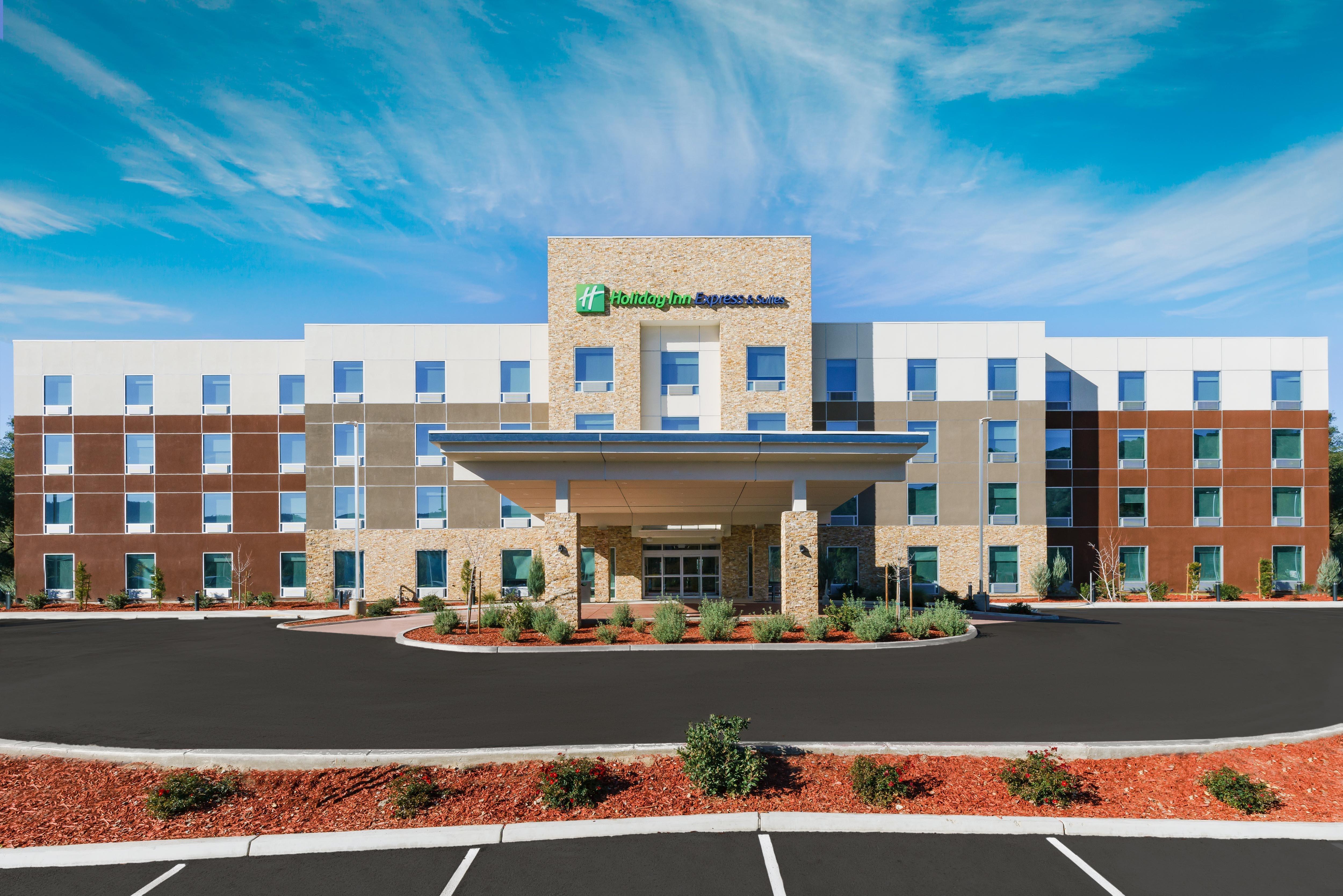 Holiday Inn Express & Suites Oakhurst-Yosemite Park Area By Ihg Exteriör bild
