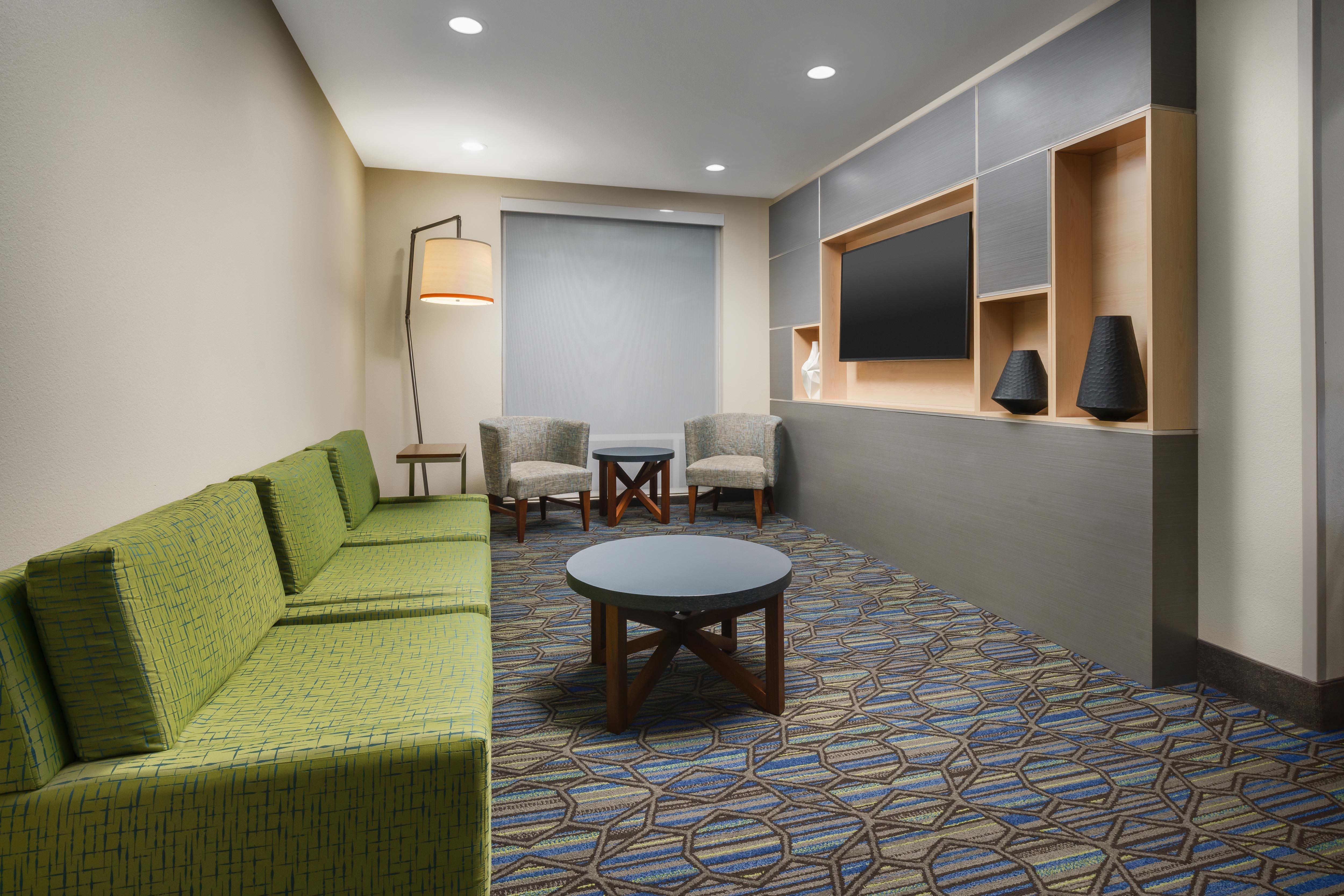 Holiday Inn Express & Suites Oakhurst-Yosemite Park Area By Ihg Exteriör bild